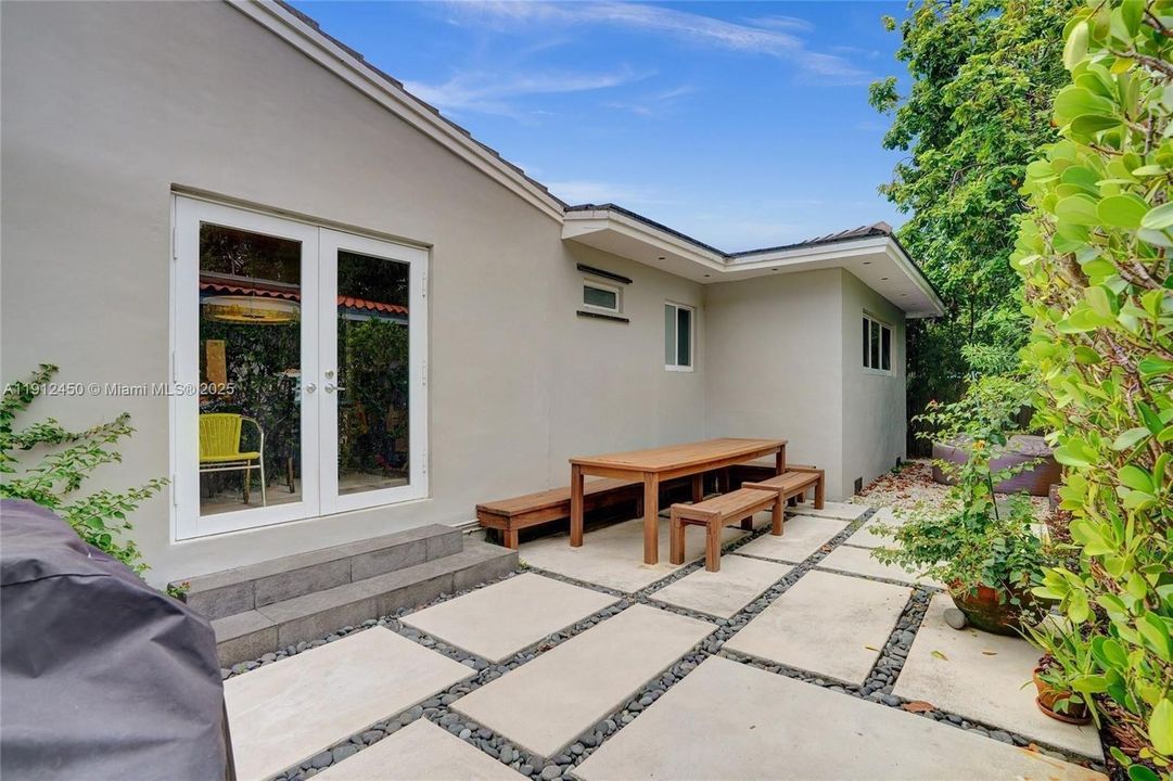 Active With Contract: $1,545,000 (3 beds, 2 baths, 2056 Square Feet)