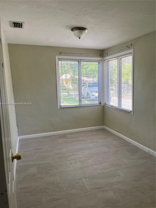 Active With Contract: $465,000 (2 beds, 2 baths, 1056 Square Feet)