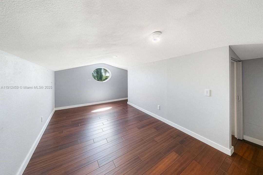 待售: $885,000 (4 贝兹, 2 浴室, 1775 平方英尺)