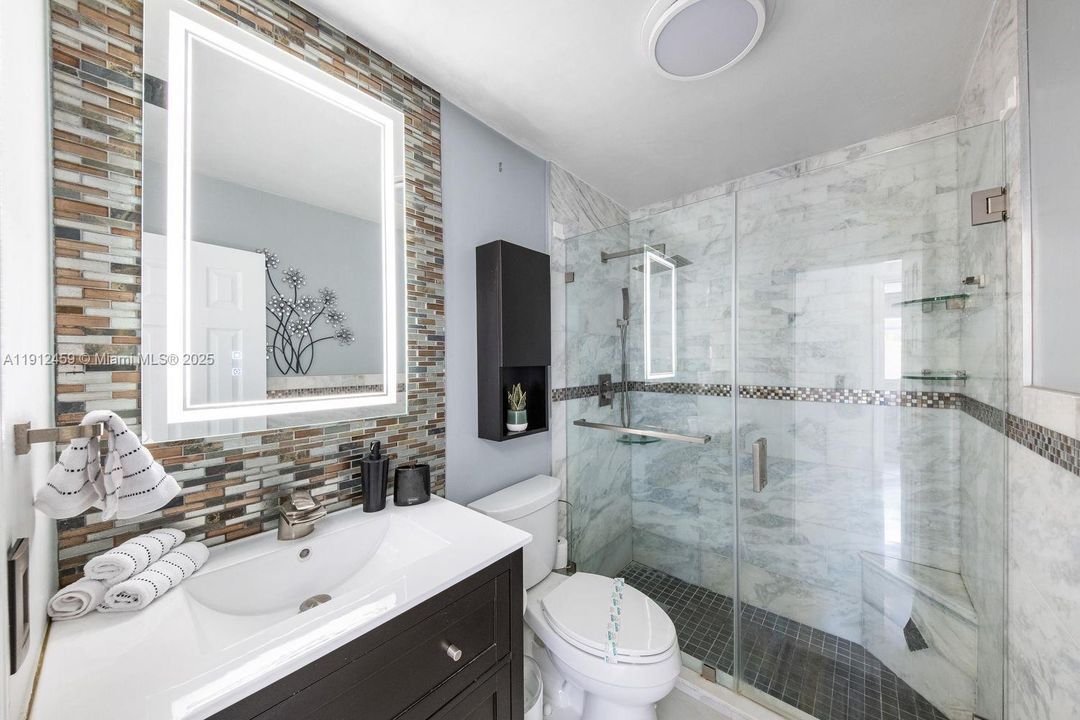 待售: $885,000 (4 贝兹, 2 浴室, 1775 平方英尺)