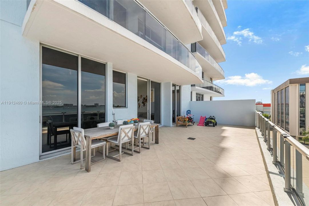 Active With Contract: $3,775 (2 beds, 2 baths, 1458 Square Feet)