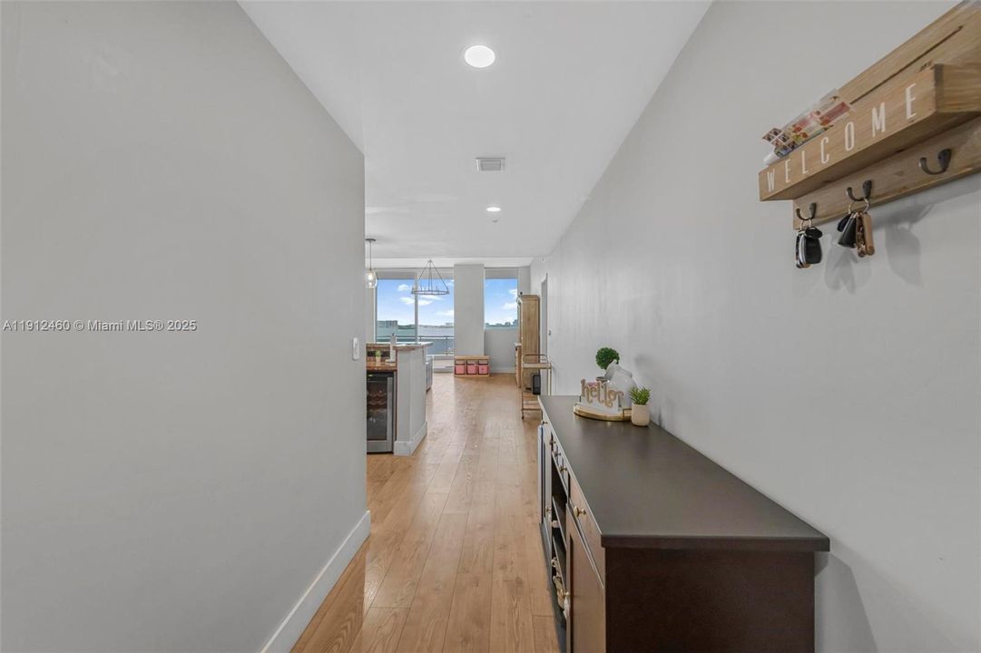 Active With Contract: $3,775 (2 beds, 2 baths, 1458 Square Feet)