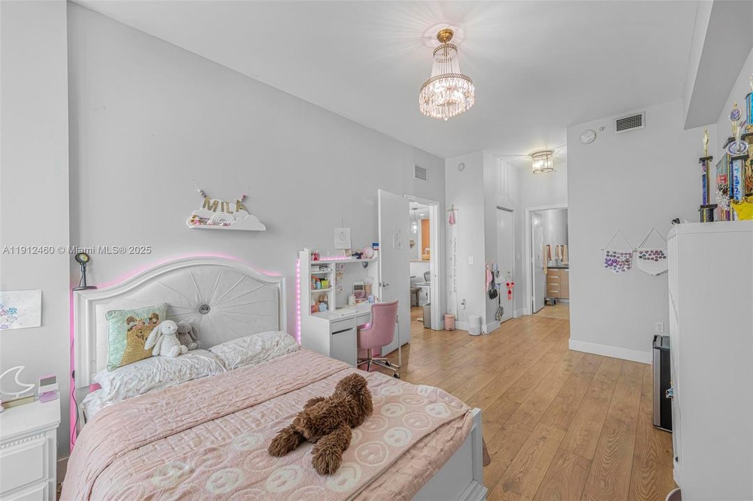 Active With Contract: $3,775 (2 beds, 2 baths, 1458 Square Feet)