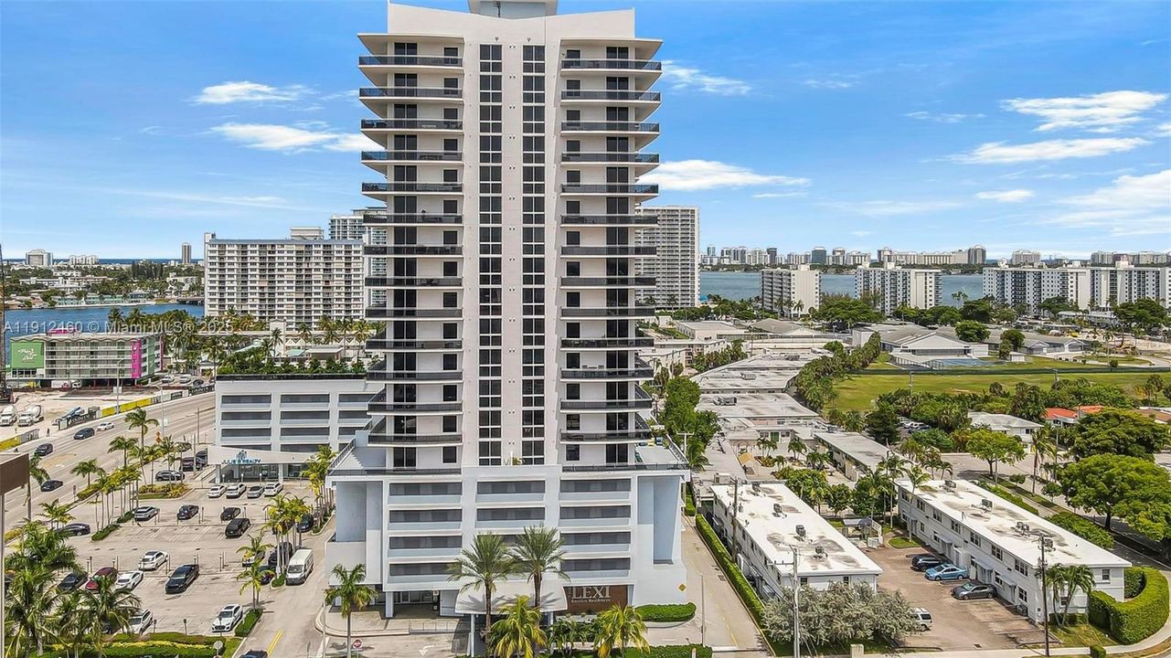 Active With Contract: $3,775 (2 beds, 2 baths, 1458 Square Feet)