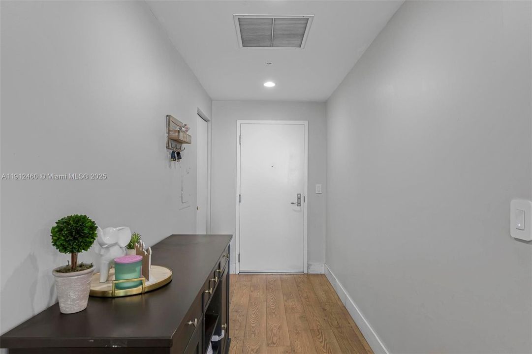 Active With Contract: $3,775 (2 beds, 2 baths, 1458 Square Feet)