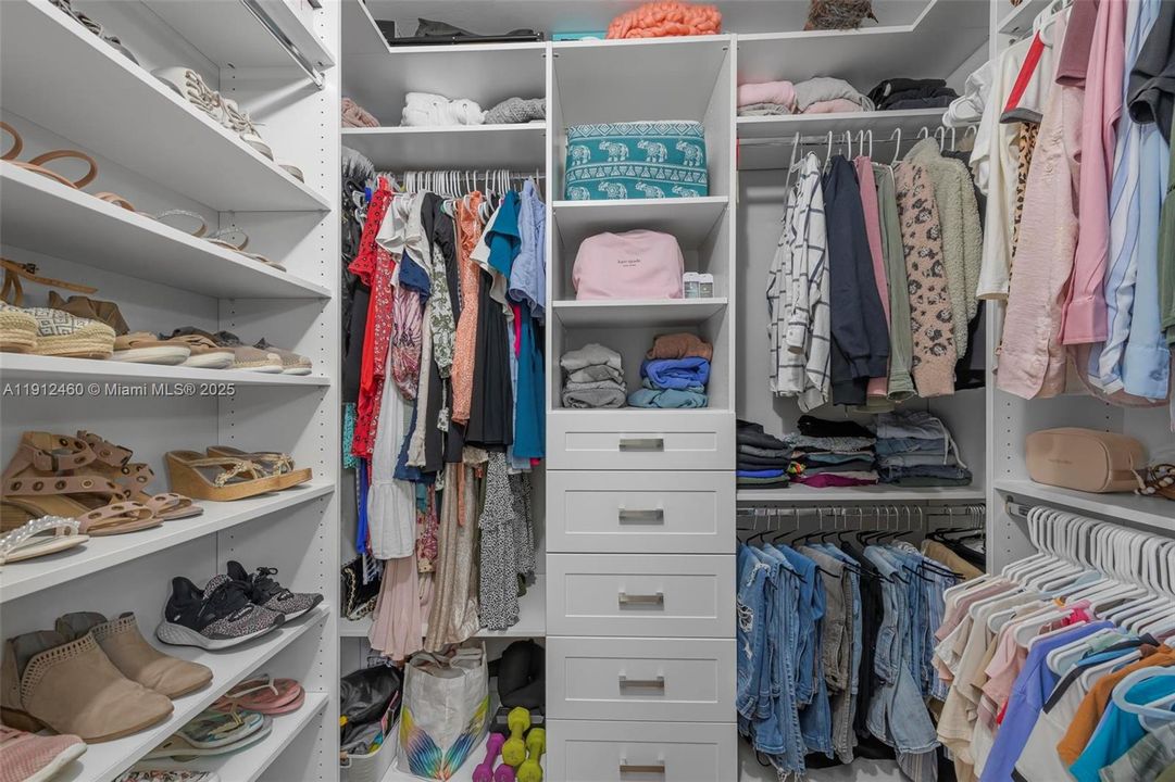 Active With Contract: $3,775 (2 beds, 2 baths, 1458 Square Feet)