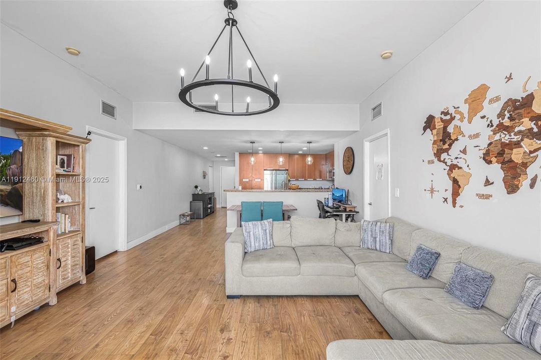 Active With Contract: $3,775 (2 beds, 2 baths, 1458 Square Feet)