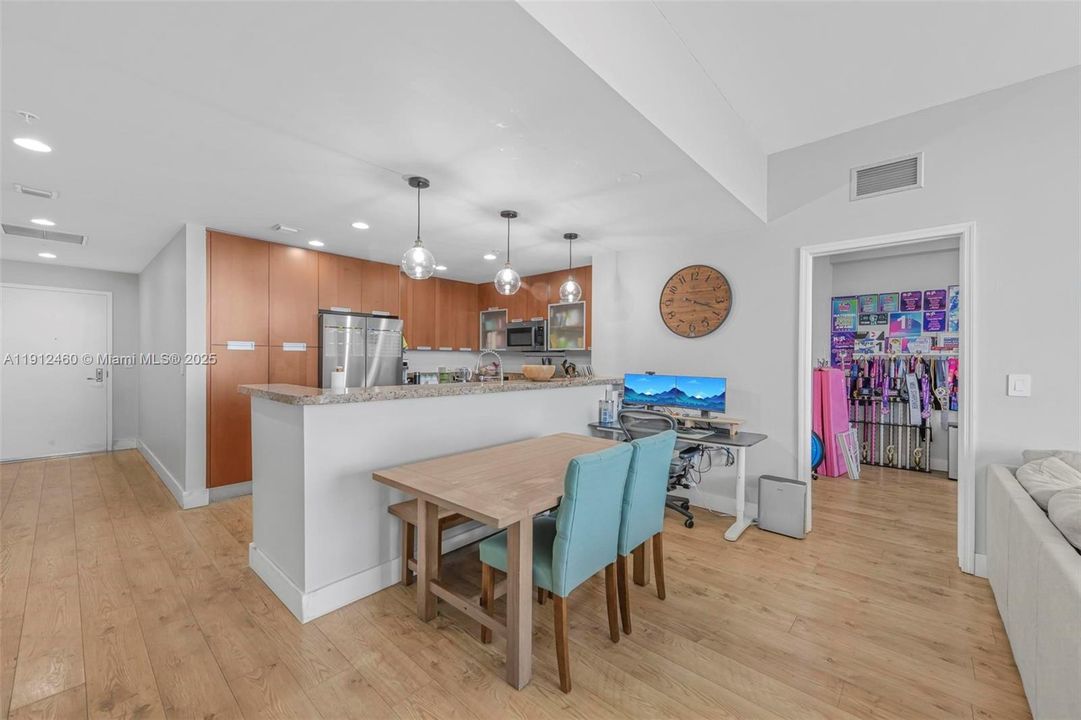 Active With Contract: $3,775 (2 beds, 2 baths, 1458 Square Feet)