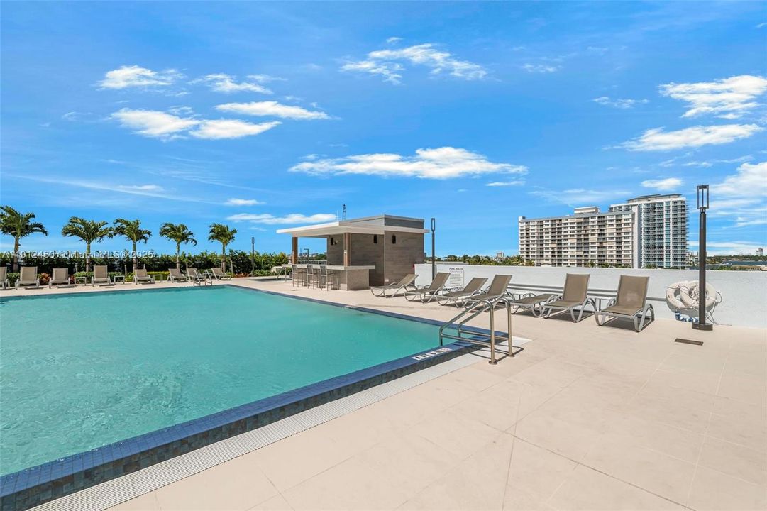 Active With Contract: $3,775 (2 beds, 2 baths, 1458 Square Feet)