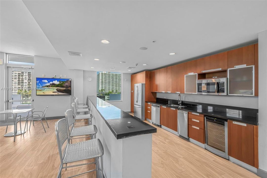 Active With Contract: $3,775 (2 beds, 2 baths, 1458 Square Feet)