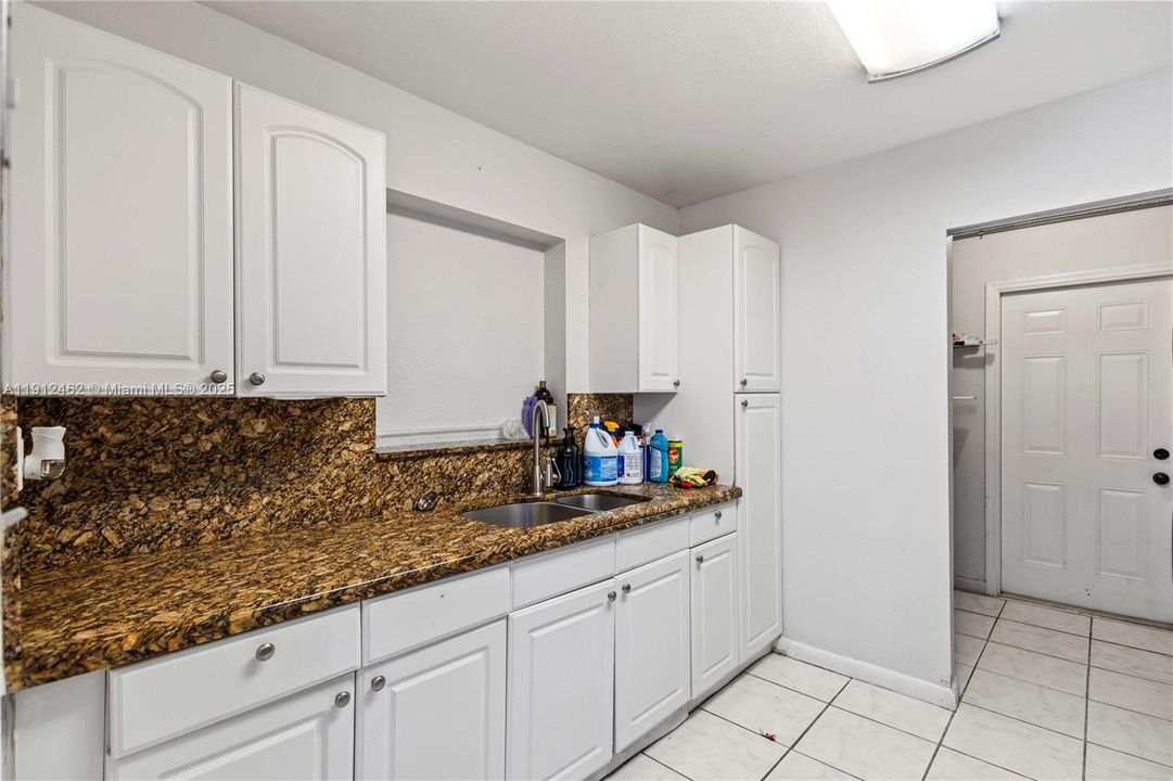 Active With Contract: $379,000 (3 beds, 2 baths, 1400 Square Feet)