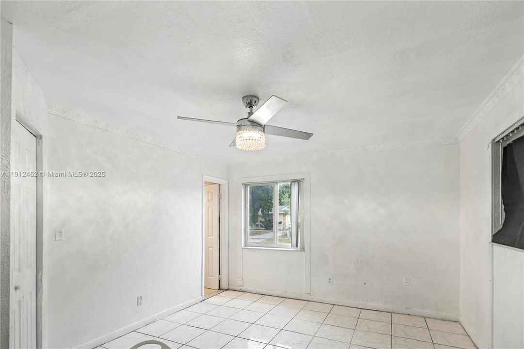 Active With Contract: $379,000 (3 beds, 2 baths, 1400 Square Feet)