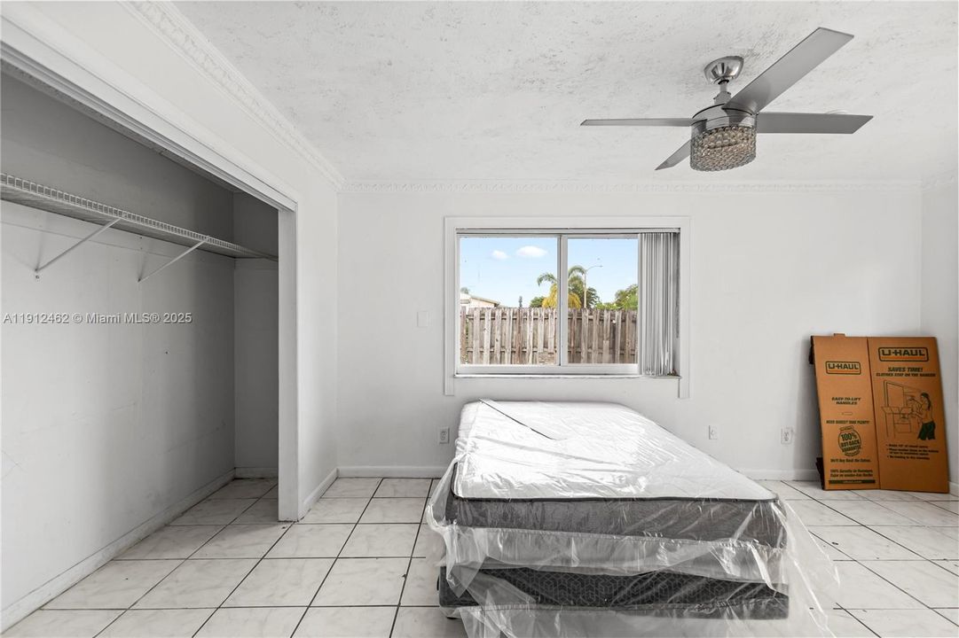 Active With Contract: $379,000 (3 beds, 2 baths, 1400 Square Feet)