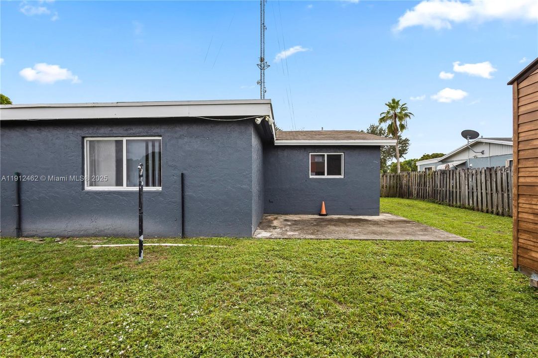 Active With Contract: $379,000 (3 beds, 2 baths, 1400 Square Feet)