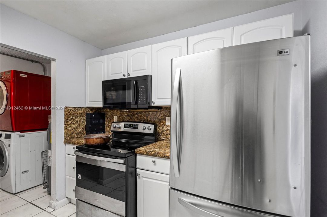 Active With Contract: $379,000 (3 beds, 2 baths, 1400 Square Feet)