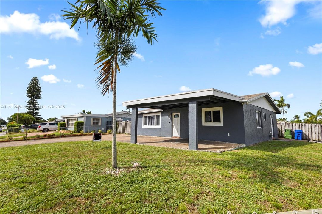 Active With Contract: $379,000 (3 beds, 2 baths, 1400 Square Feet)