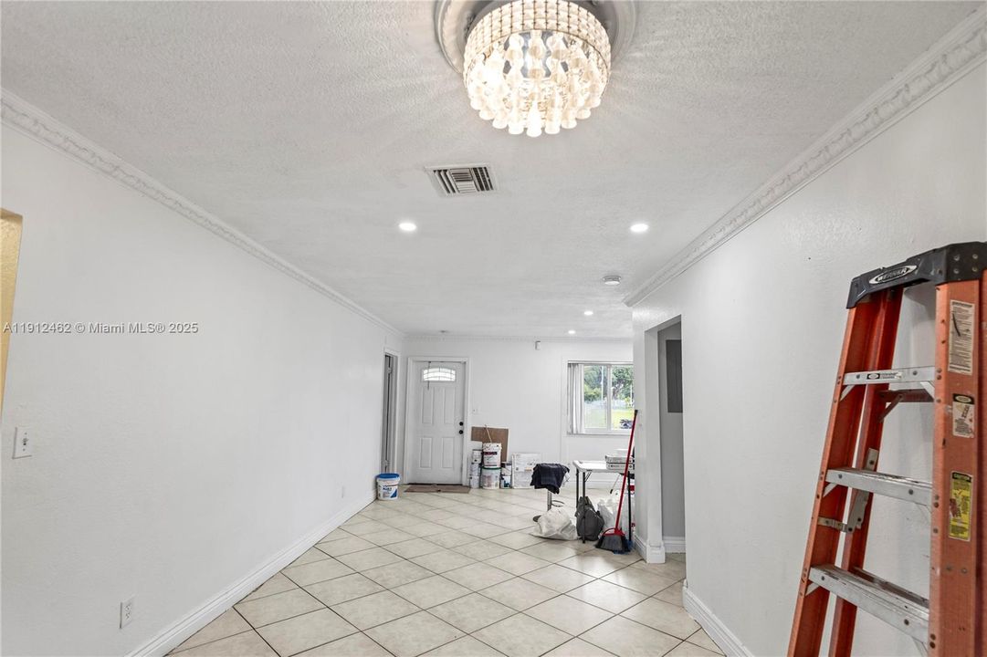 Active With Contract: $379,000 (3 beds, 2 baths, 1400 Square Feet)