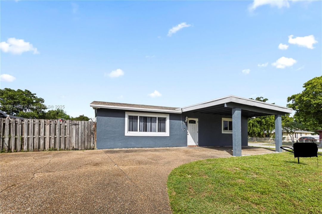 Active With Contract: $379,000 (3 beds, 2 baths, 1400 Square Feet)