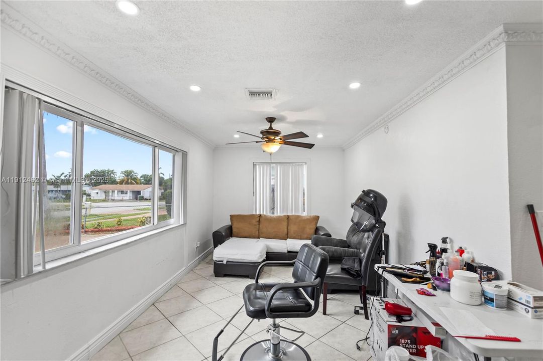 Active With Contract: $379,000 (3 beds, 2 baths, 1400 Square Feet)
