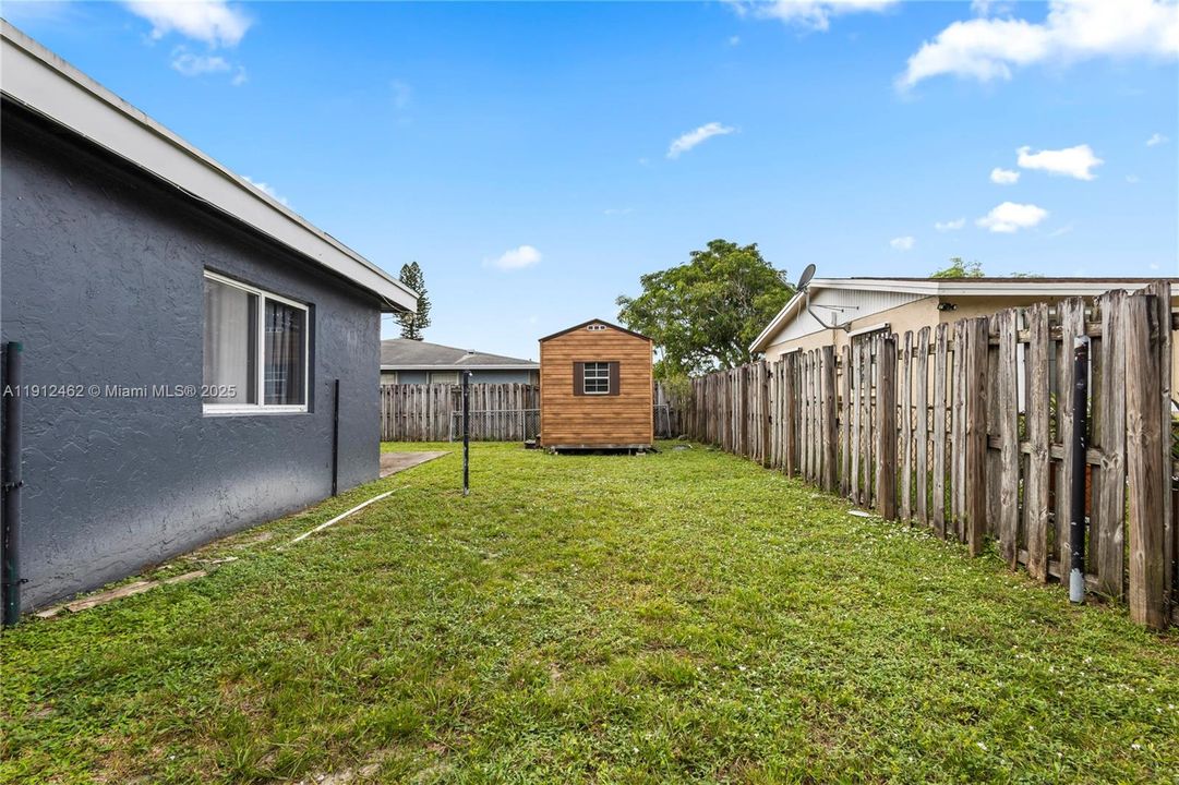 Active With Contract: $379,000 (3 beds, 2 baths, 1400 Square Feet)