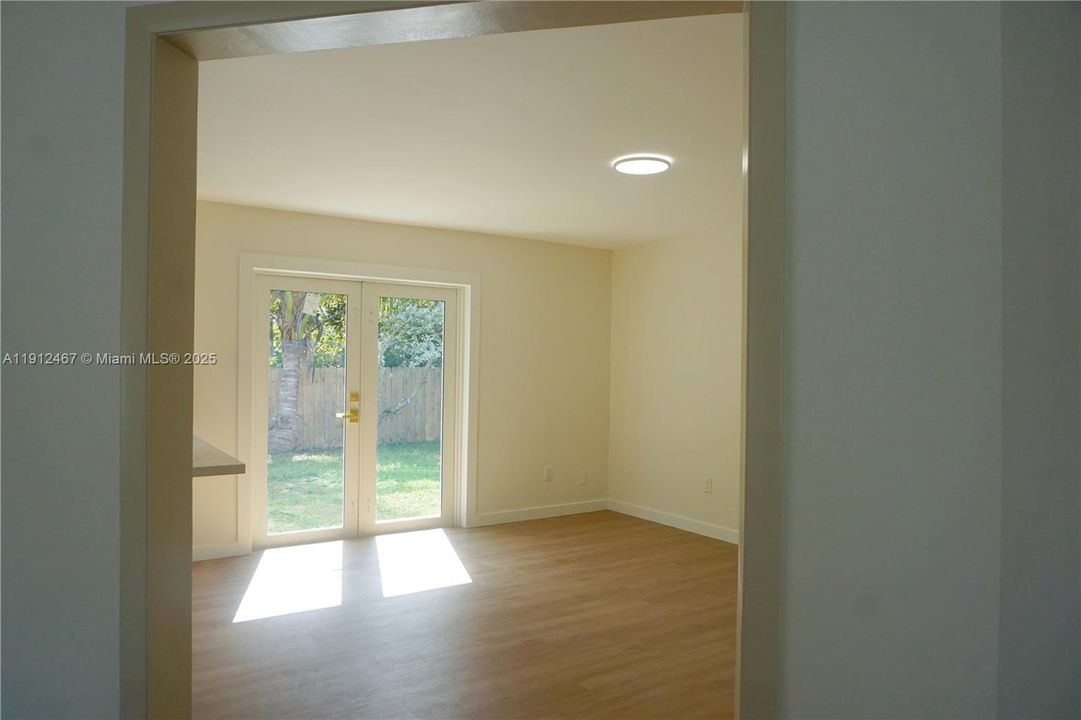 For Sale: $599,000 (3 beds, 2 baths, 1464 Square Feet)