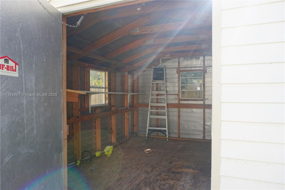 For Sale: $599,000 (3 beds, 2 baths, 1464 Square Feet)