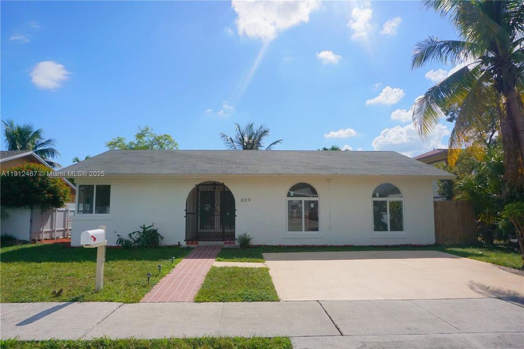 For Sale: $599,000 (3 beds, 2 baths, 1464 Square Feet)