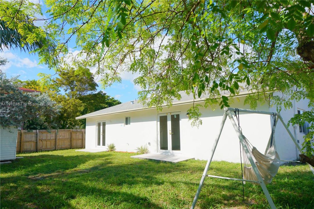 For Sale: $599,000 (3 beds, 2 baths, 1464 Square Feet)