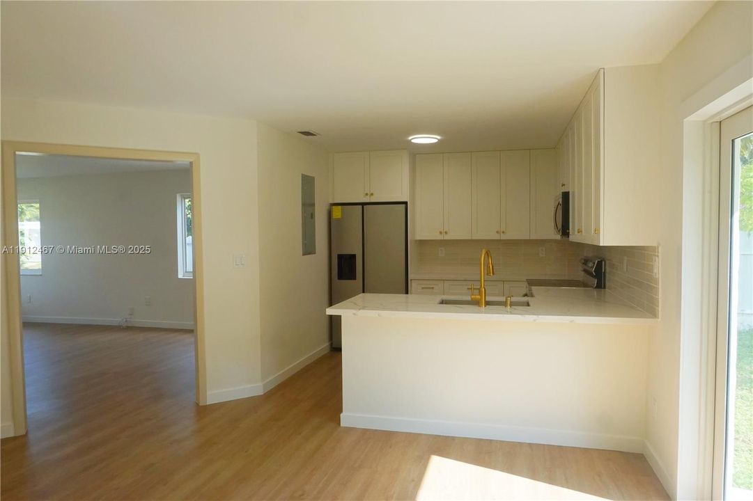 For Sale: $599,000 (3 beds, 2 baths, 1464 Square Feet)