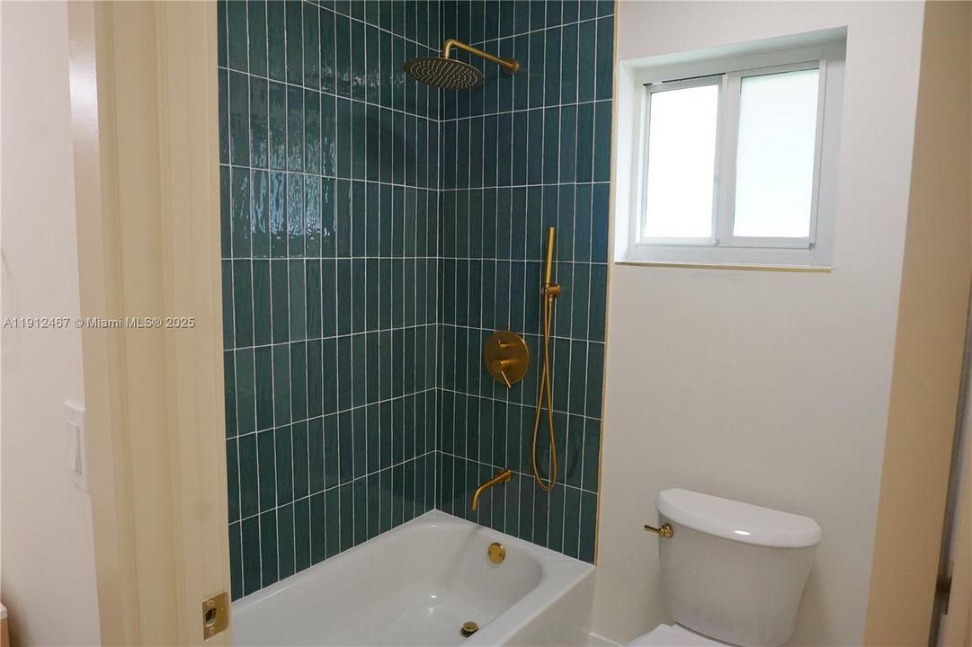 For Sale: $599,000 (3 beds, 2 baths, 1464 Square Feet)