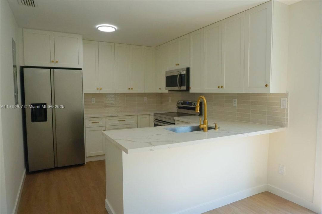 For Sale: $599,000 (3 beds, 2 baths, 1464 Square Feet)