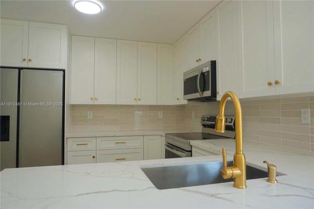 For Sale: $599,000 (3 beds, 2 baths, 1464 Square Feet)