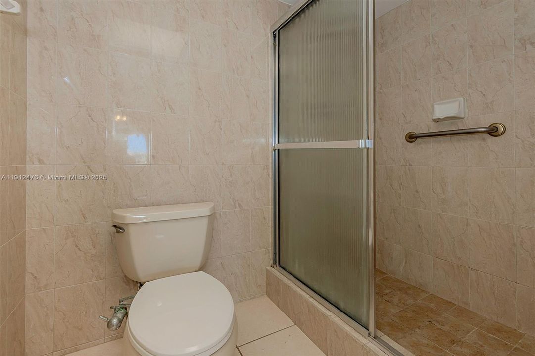 合同活跃: $199,900 (2 贝兹, 2 浴室, 1507 平方英尺)