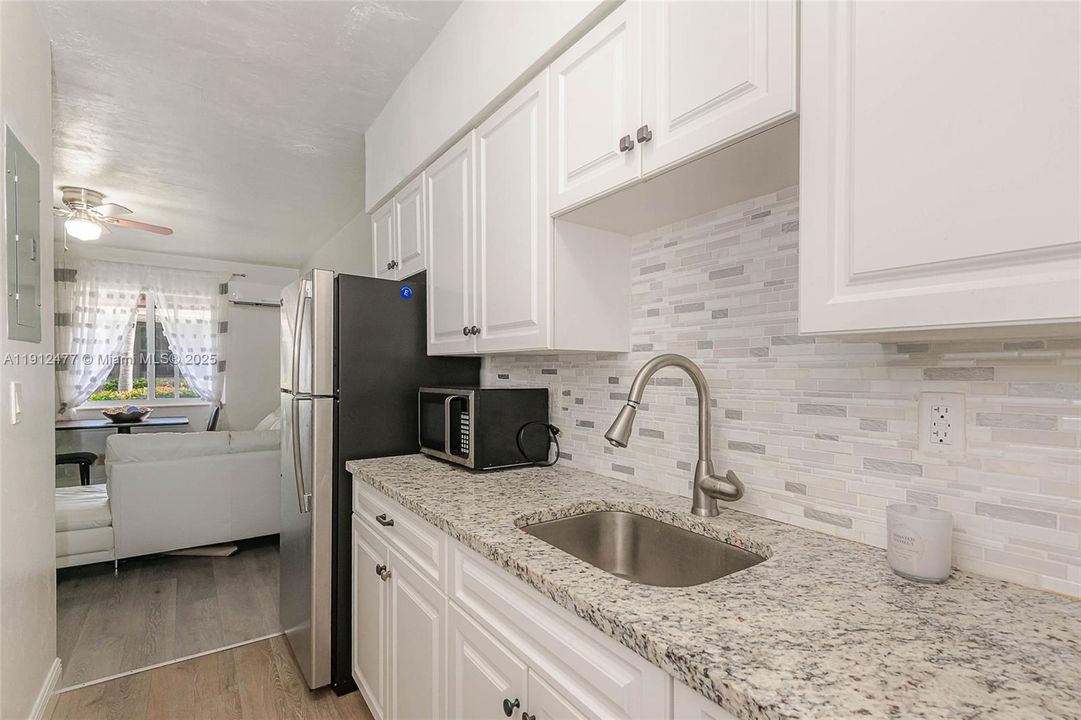 For Sale: $114,900 (1 beds, 1 baths, 500 Square Feet)