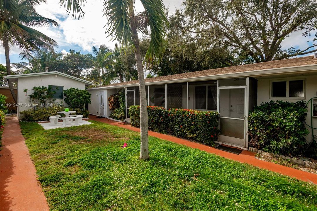 For Sale: $114,900 (1 beds, 1 baths, 500 Square Feet)