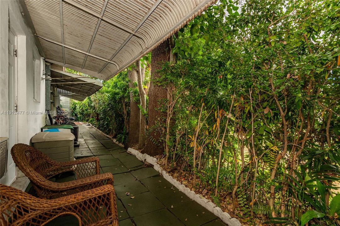 For Sale: $114,900 (1 beds, 1 baths, 500 Square Feet)