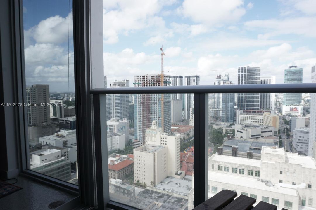 Recently Rented: $2,550 (1 beds, 1 baths, 446 Square Feet)