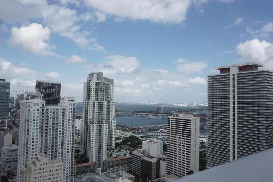 Recently Rented: $2,550 (1 beds, 1 baths, 446 Square Feet)