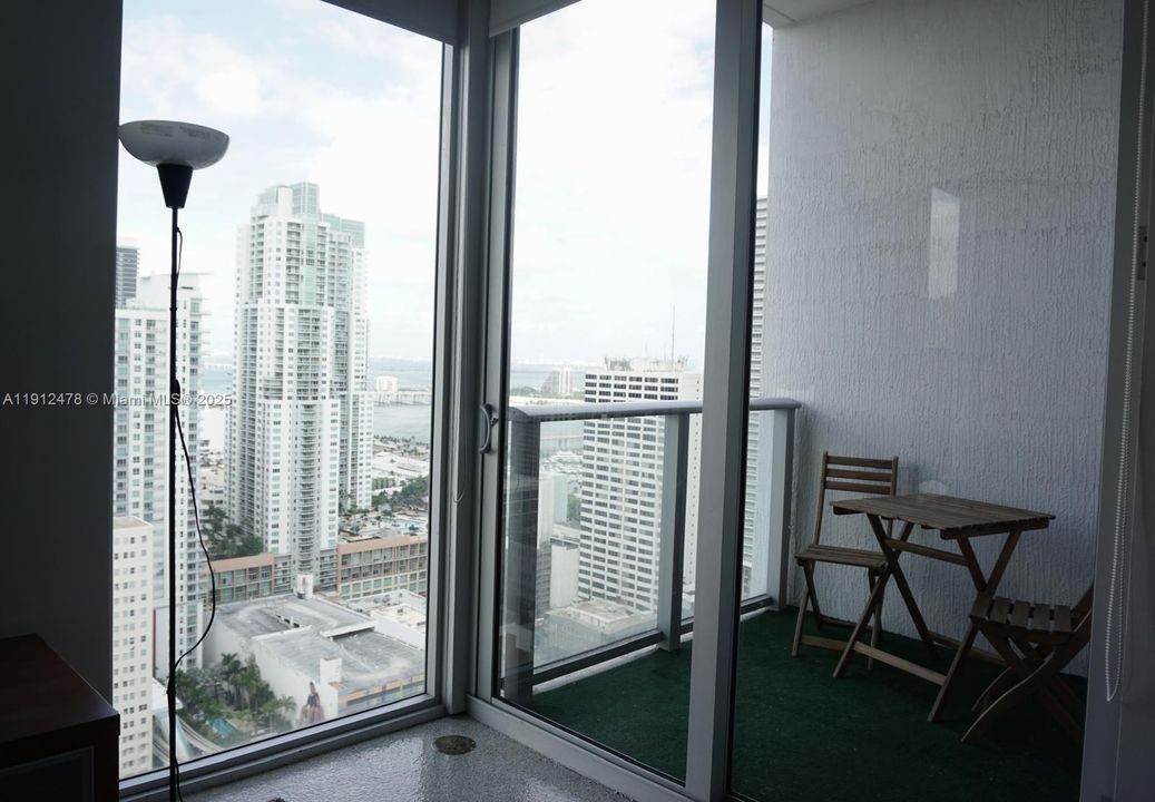 Recently Rented: $2,550 (1 beds, 1 baths, 446 Square Feet)