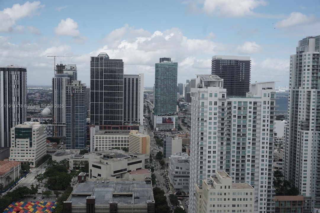 Recently Rented: $2,550 (1 beds, 1 baths, 446 Square Feet)