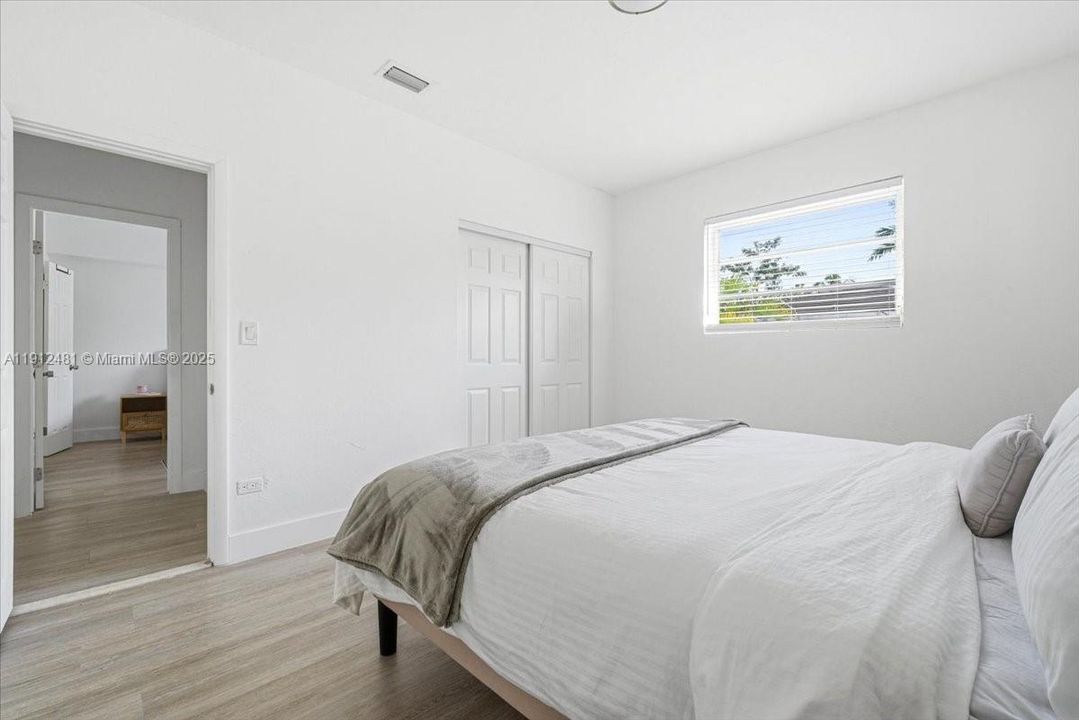 En Venta: $1,098,900 (3 camas, 2 baños, 1995 Pies cuadrados)