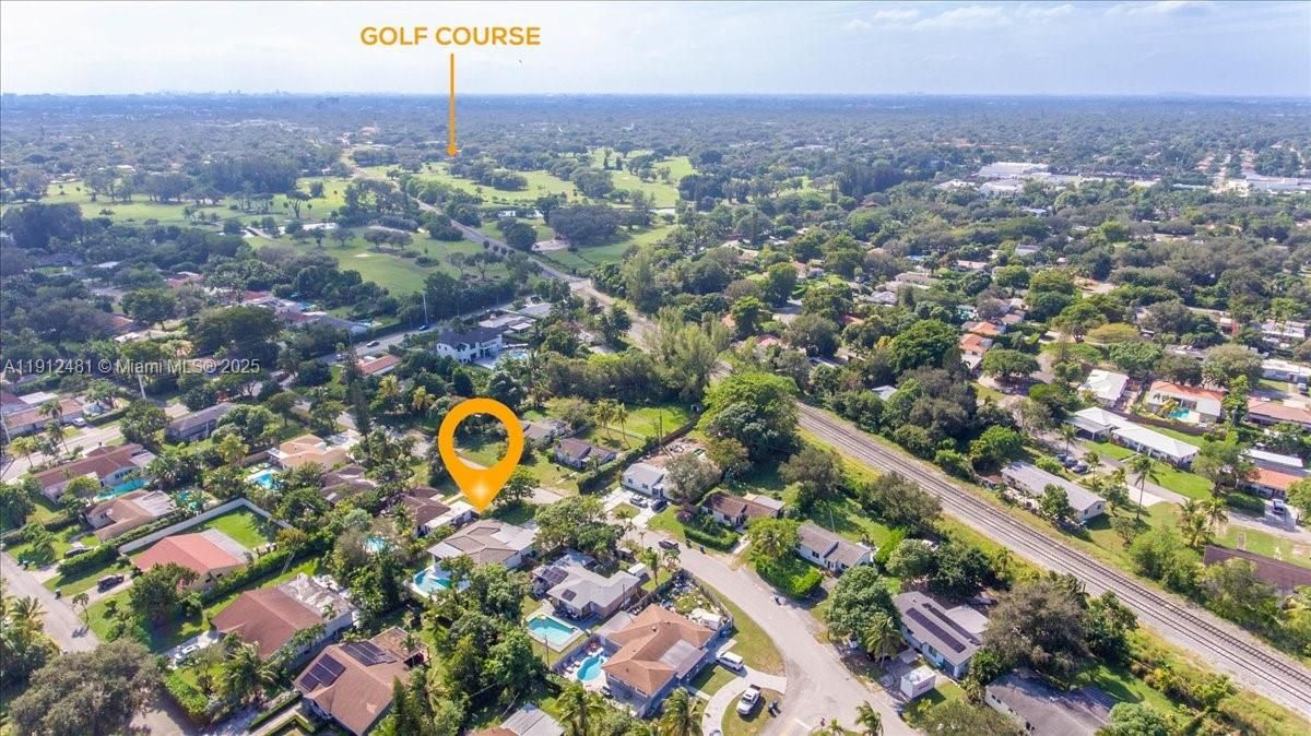 En Venta: $1,098,900 (3 camas, 2 baños, 1995 Pies cuadrados)