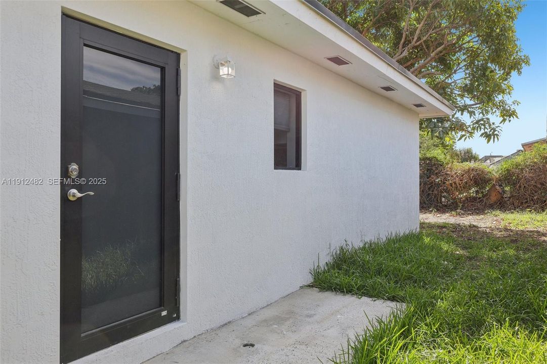 For Rent: $2,700 (2 beds, 2 baths, 625 Square Feet)