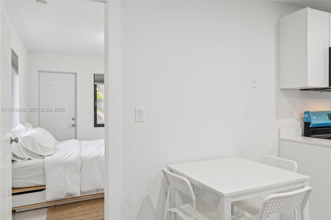 For Rent: $2,700 (2 beds, 2 baths, 625 Square Feet)