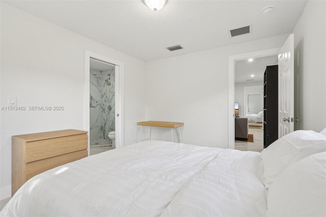 For Rent: $2,700 (2 beds, 2 baths, 625 Square Feet)