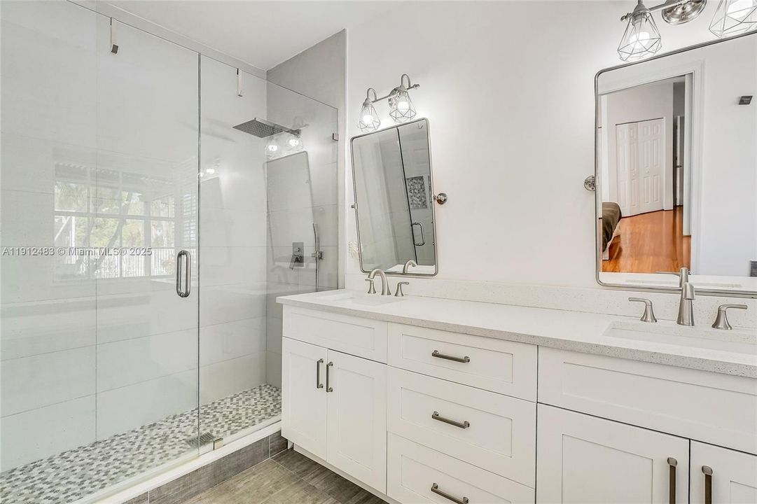 待售: $899,000 (4 贝兹, 2 浴室, 2478 平方英尺)