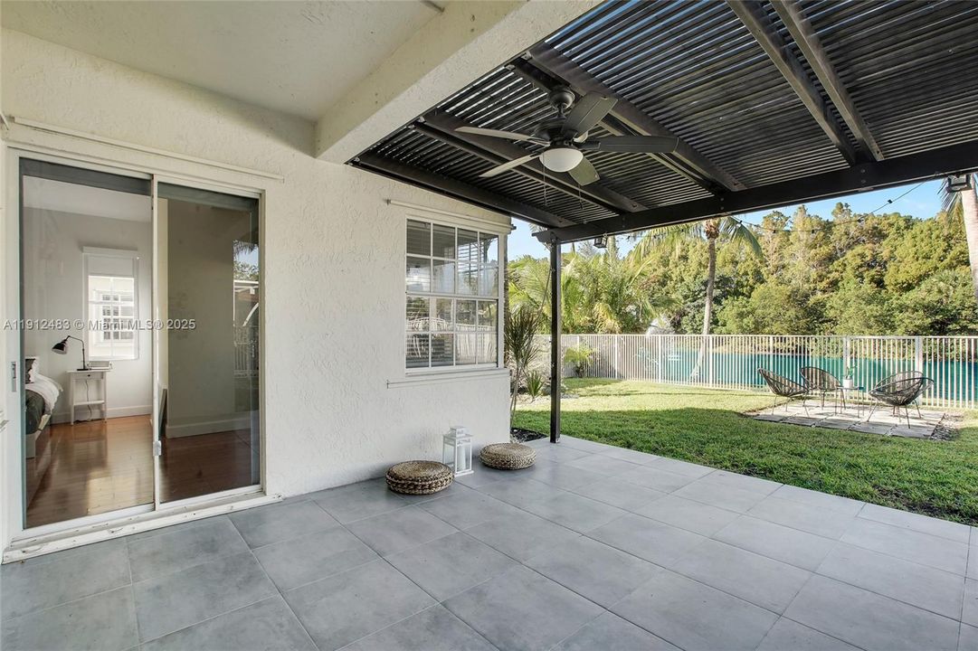 待售: $899,000 (4 贝兹, 2 浴室, 2478 平方英尺)