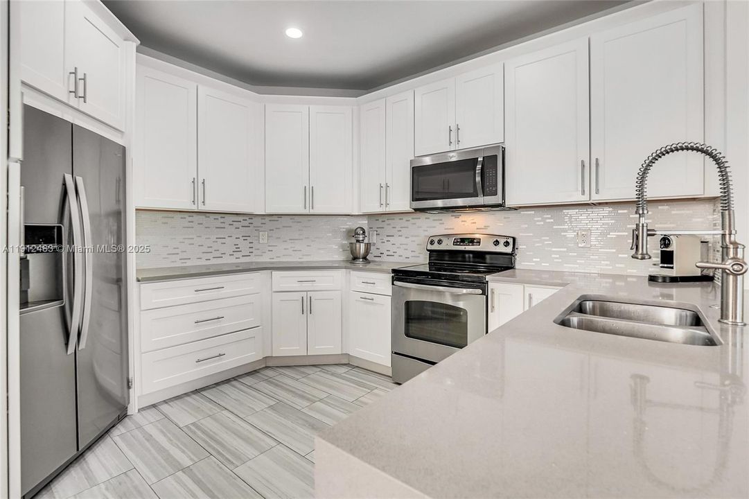 待售: $899,000 (4 贝兹, 2 浴室, 2478 平方英尺)