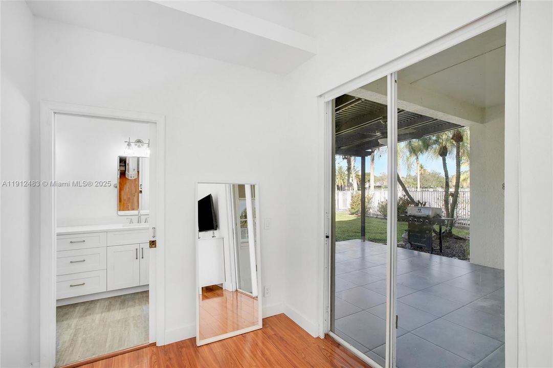 待售: $899,000 (4 贝兹, 2 浴室, 2478 平方英尺)