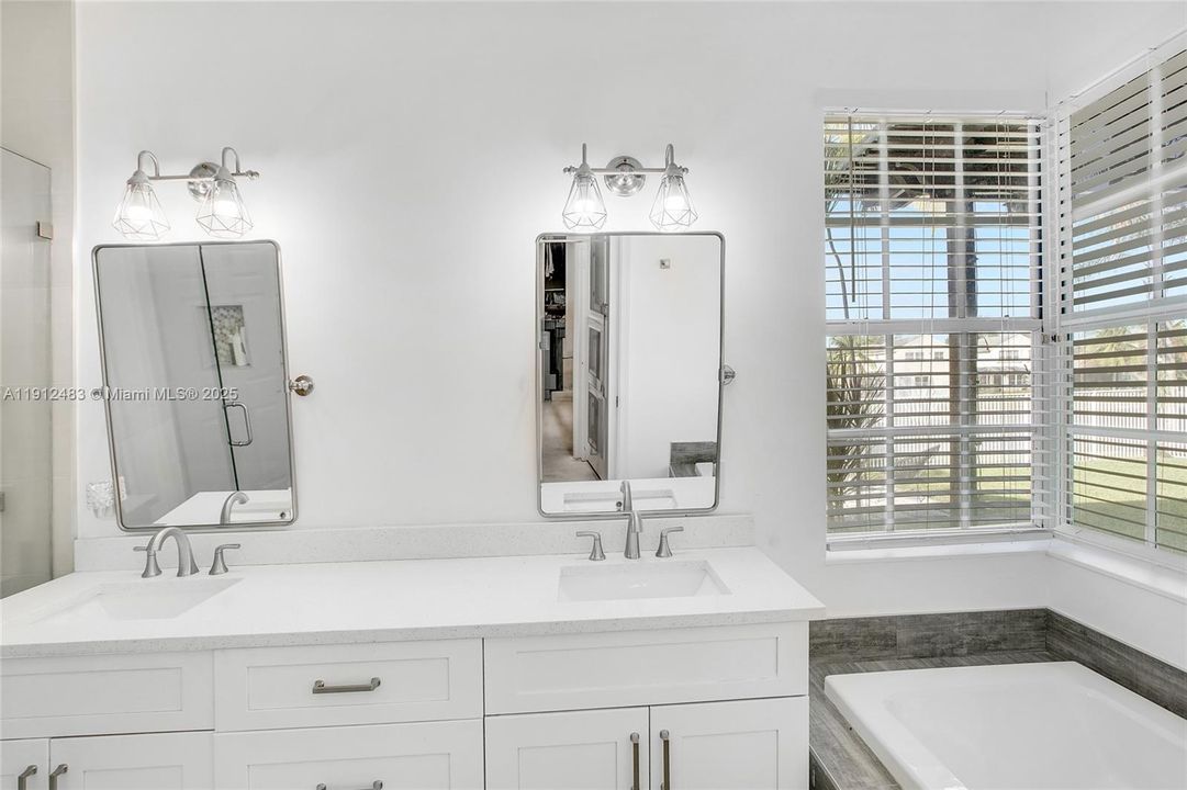 待售: $899,000 (4 贝兹, 2 浴室, 2478 平方英尺)